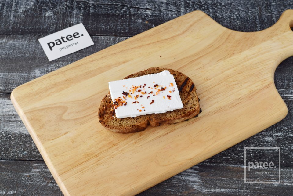 Бутерброд с фетой и красным апельсином - Шаг 7