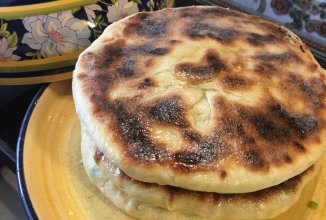 Хачапури с сыром и зелёным луком