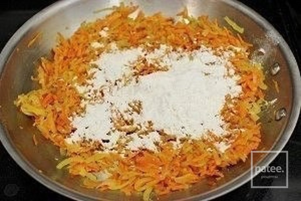 Тефтели с рисом и сливочной подливкой в духовке - Шаг 2