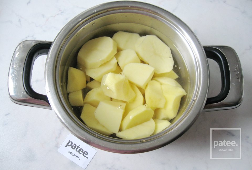 Ленивые вареники из картофеля с луком и грибами - Шаг 2