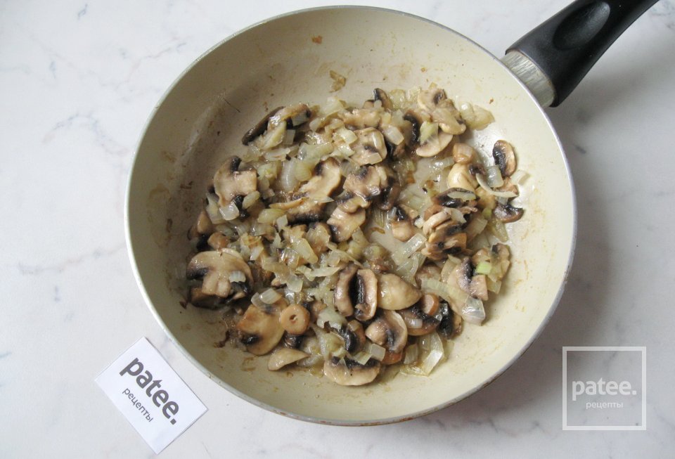 Ленивые вареники из картофеля с луком и грибами - Шаг 14