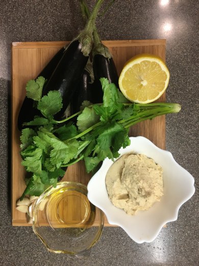 Бабагануш - ливанская закуска из баклажанов и тхины - Шаг 1