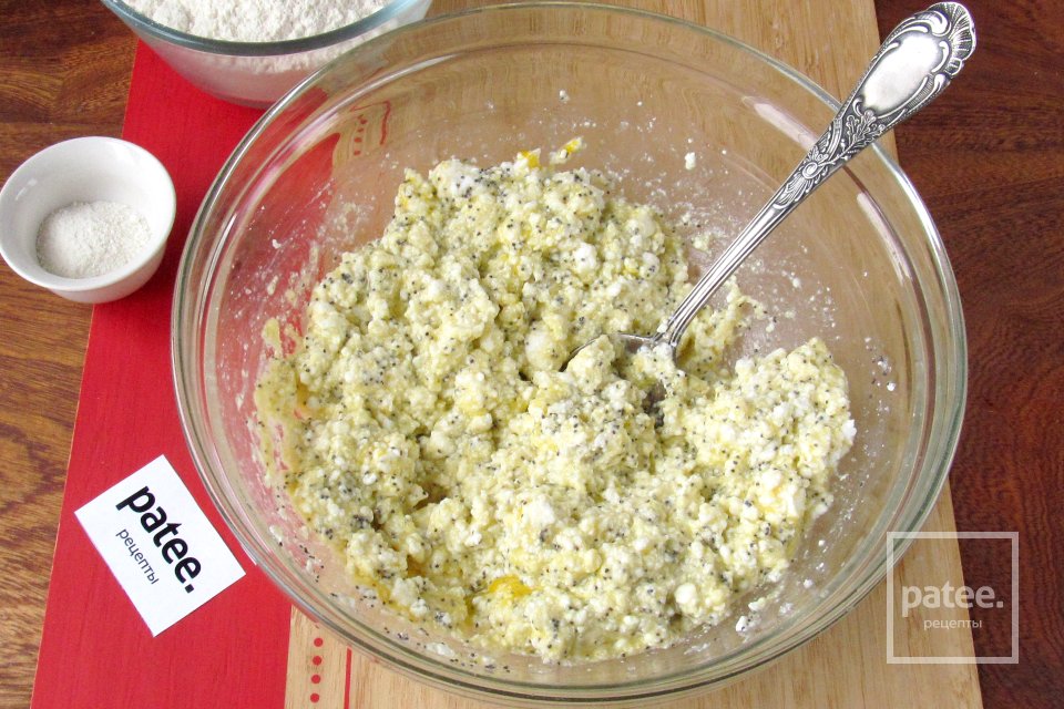 Творожные пончики с маком - Шаг 7