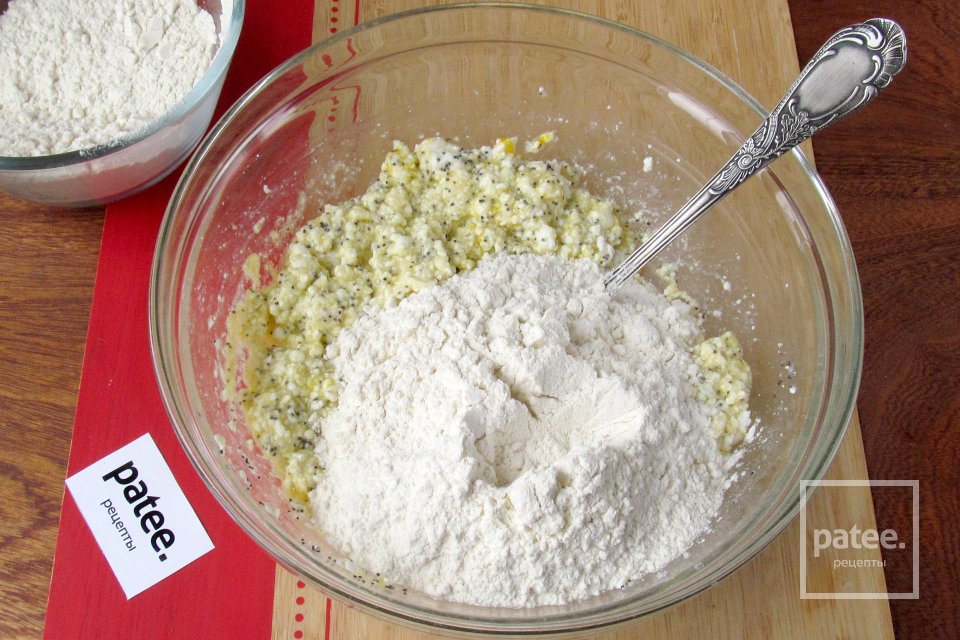 Творожные пончики с маком - Шаг 9