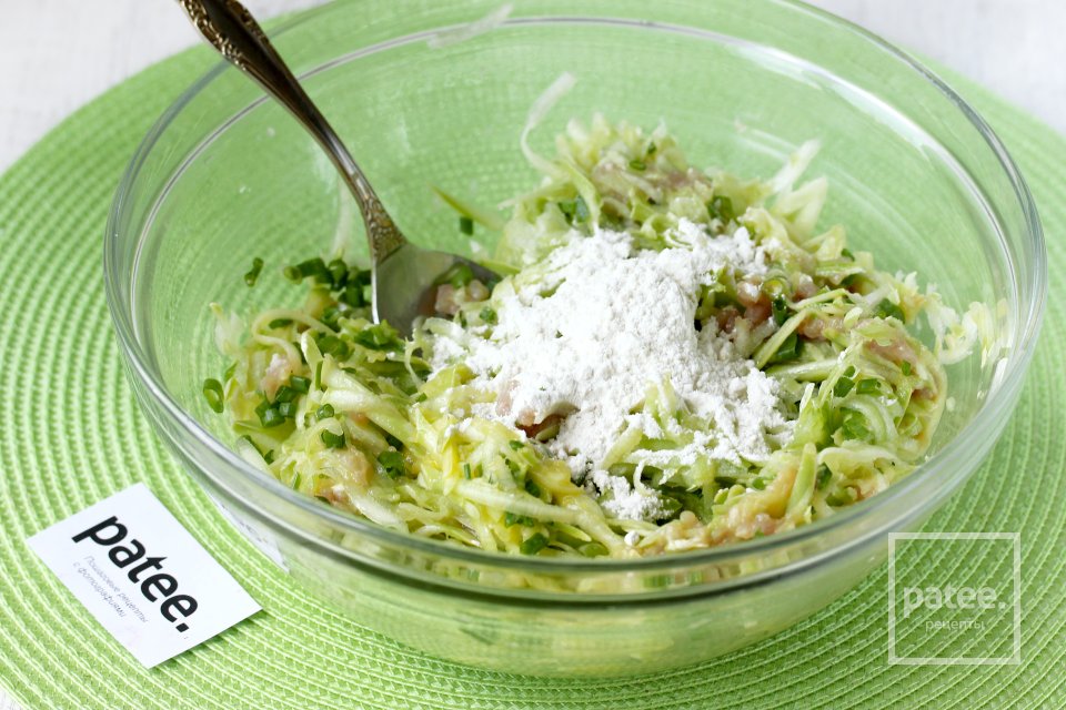 Кабачковые оладьи с фаршем - Шаг 6