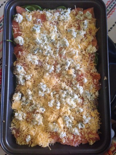 Запеканка с форелью и шпинатом - Шаг 1