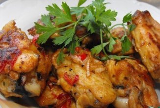 Чесночные куриные крылья