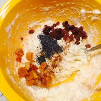 ПП Творожная запеканка без муки, с изюмом и курагой - Шаг 4