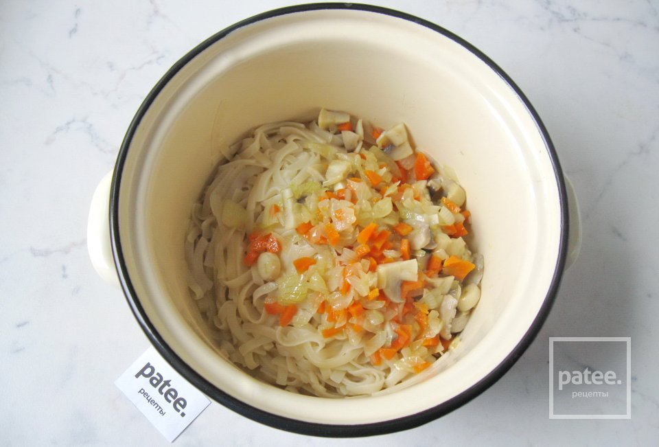 Лапшевник с грибами - Шаг 7