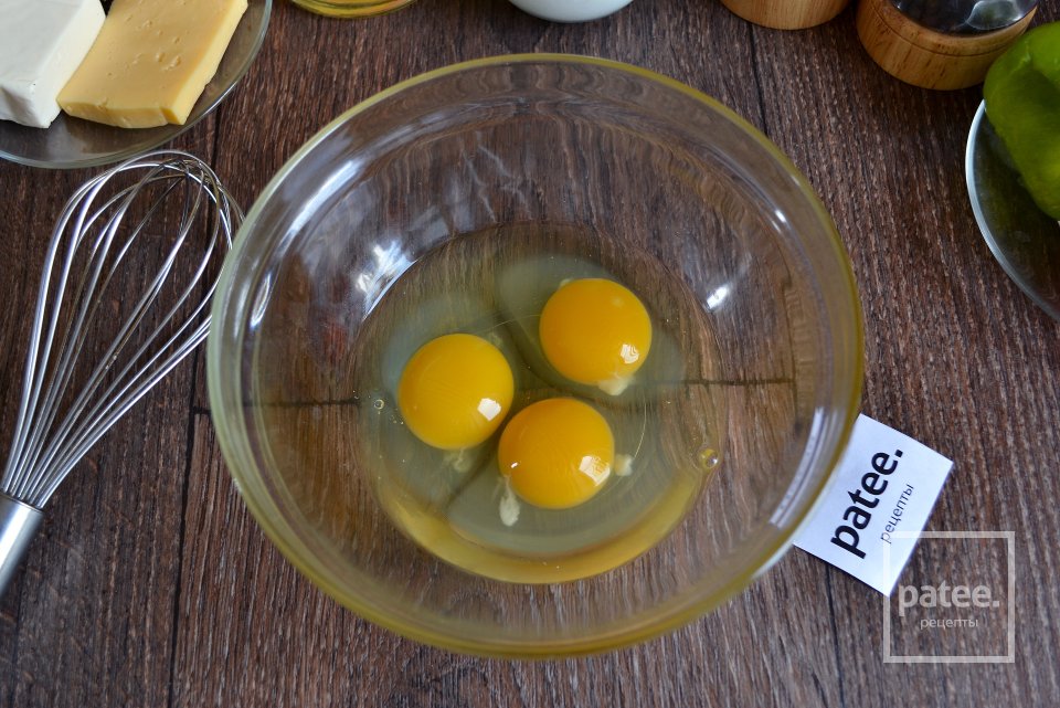 Фриттата с болгарским перцем и сыром - Шаг 2