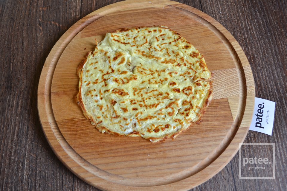 Салат с капустой, омлетом и крабовыми палочками - Шаг 5