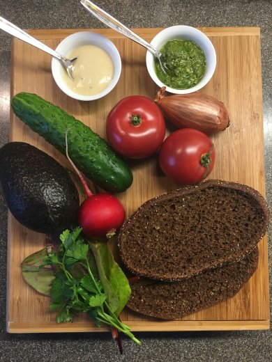 Сэндвичи "Голодные вегетарианцы" с гуакамоле. - Шаг 1