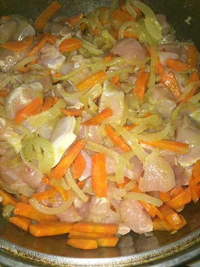 Лапша с овощами и курицей в соусе Тирьяки - Шаг 6