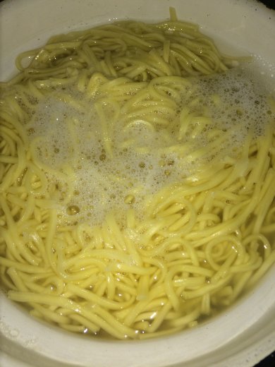 Лапша с овощами и курицей в соусе Тирьяки - Шаг 8