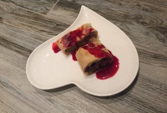 Штрудели яблочный и вишневый с тестом фило