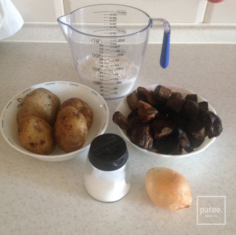 Картофельные клёцки с грибами - Шаг 1