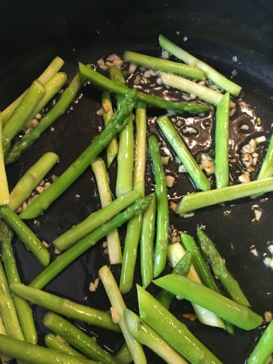 Булгур со спаржей и томатами черри - Шаг 8