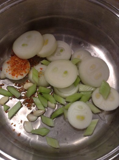 Суп - пюре "Изумруд" из брокколи с зелёным маслом. - Шаг 2