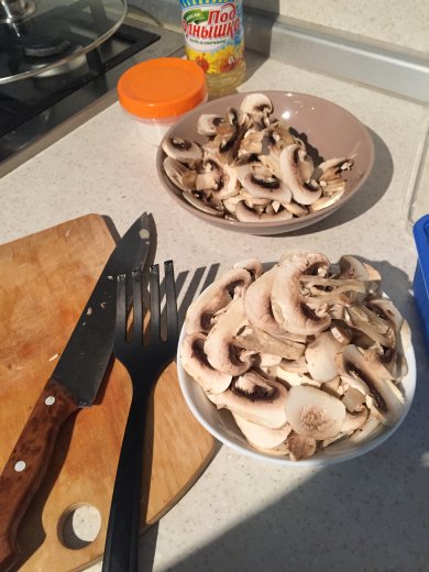 Курочка с грибами в томате🙏🏻😋 - Шаг 2