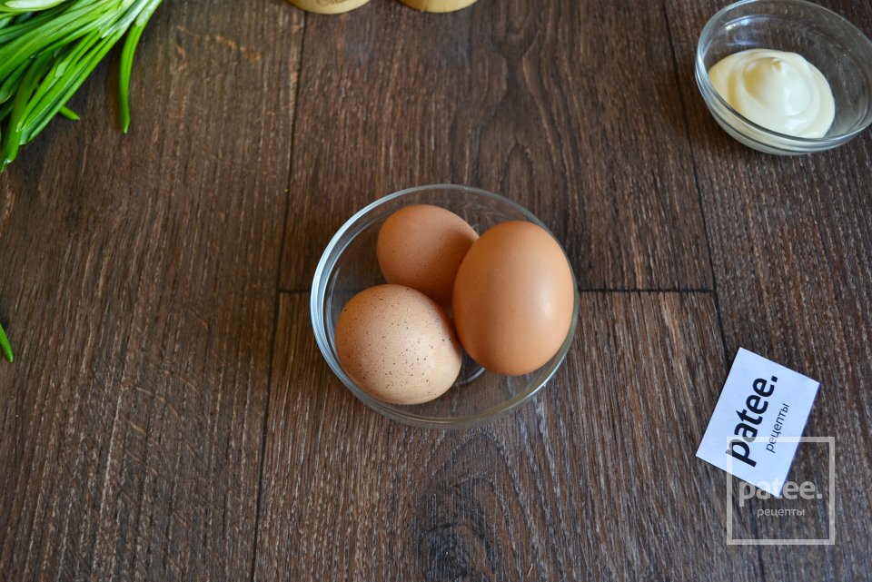 Весенний салат с черемшой и редисом - Шаг 4