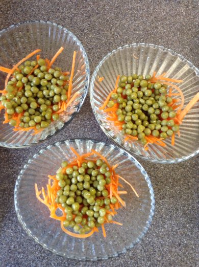 Слоеный салат с хумусом "Восточная сказка" - Шаг 3