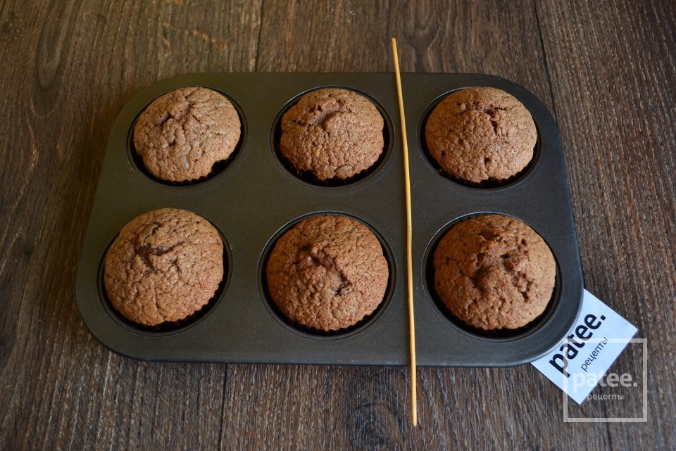 Капкейки с шоколадом и нежным кремом - Шаг 13