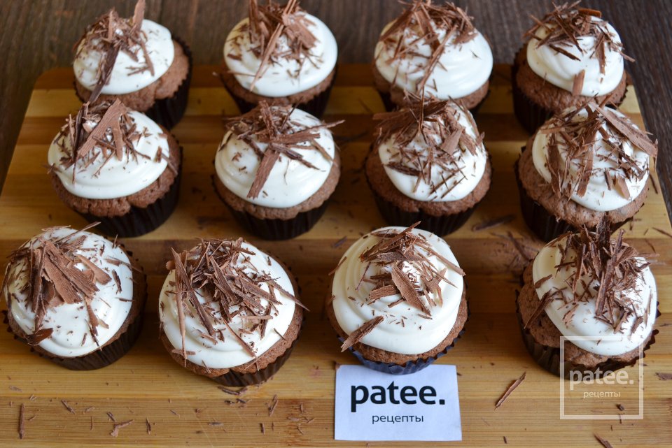 Капкейки с шоколадом и нежным кремом - Шаг 16