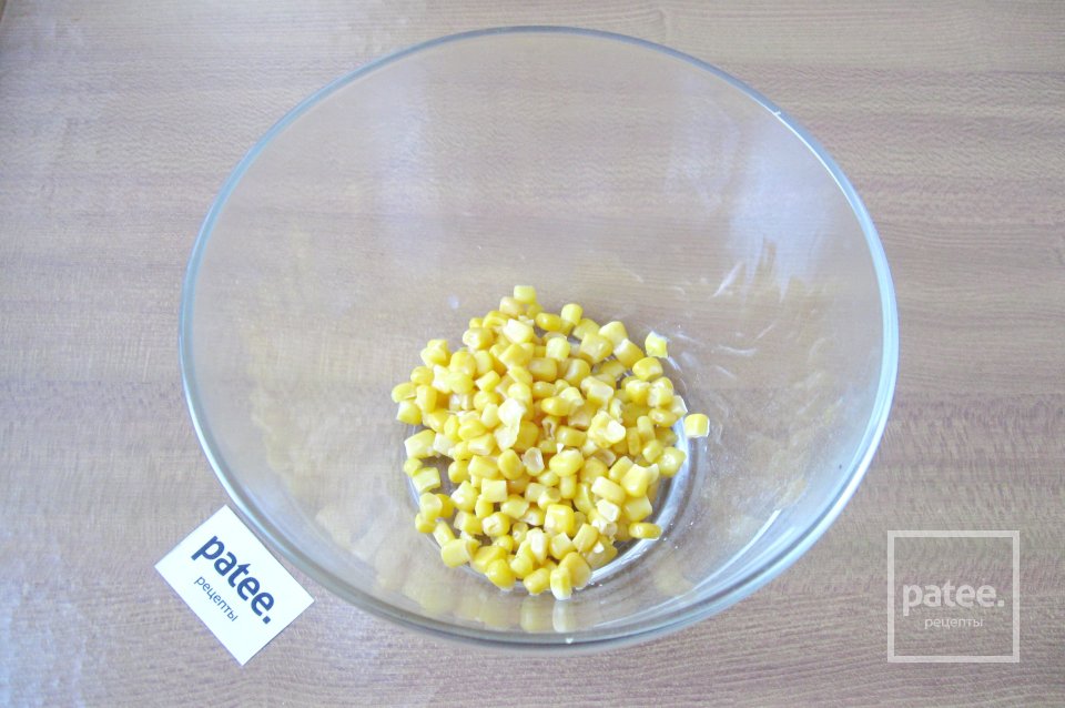 Салат с курицей, ананасом и кукурузой - Шаг 2