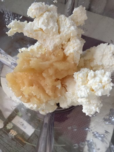 Творожный крем с ягодами . - Шаг 1