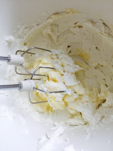 Пряные капкейки с творожным кремом - Шаг 3