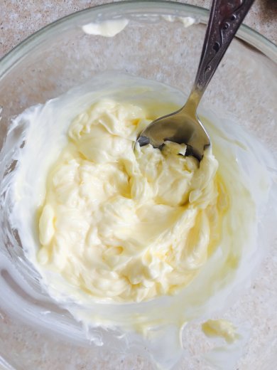 Пряные капкейки с творожным кремом - Шаг 10