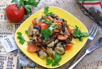 Постное рагу из грибов и фасоли