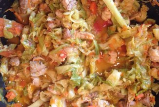 Тушеная капуста с мясом