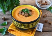 Крем-суп из сельдерея и тыквы с ржаными сухариками
