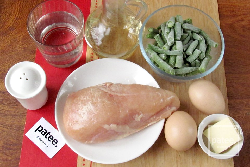 Стручковая фасоль с курицей и яйцом - Шаг 1