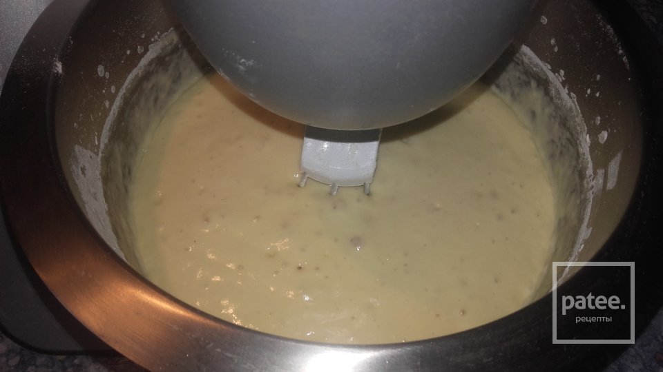 Пышные оладушки на дрожжах - Шаг 2