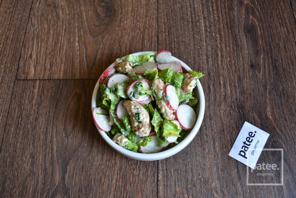 Салат с куриным филе и соусом из сметаны - Шаг 13