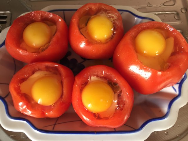 Запеченные помидоры с яйцом 🍳