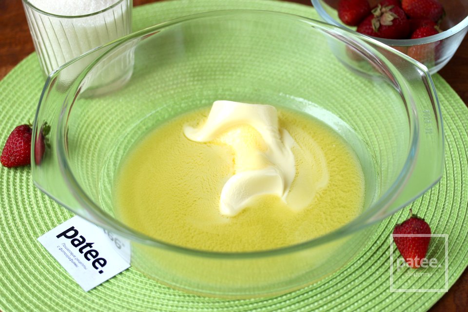 Капкейки с клубничным кремом - Шаг 2