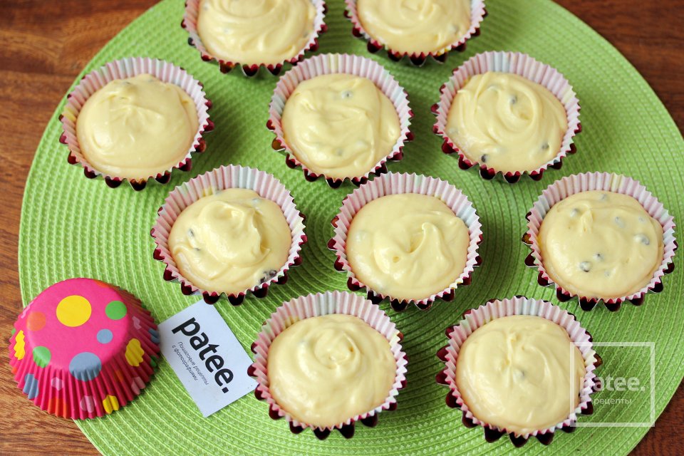 Капкейки с клубничным кремом - Шаг 8