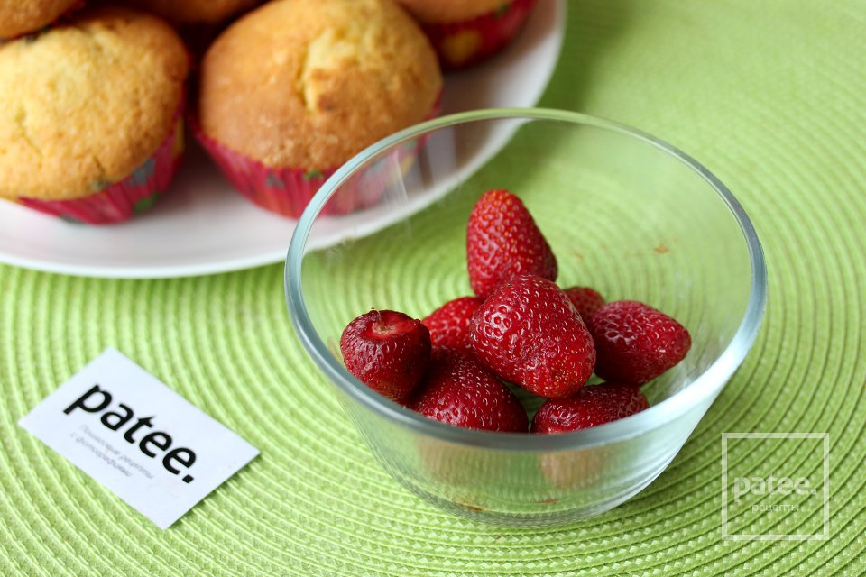 Капкейки с клубничным кремом - Шаг 10