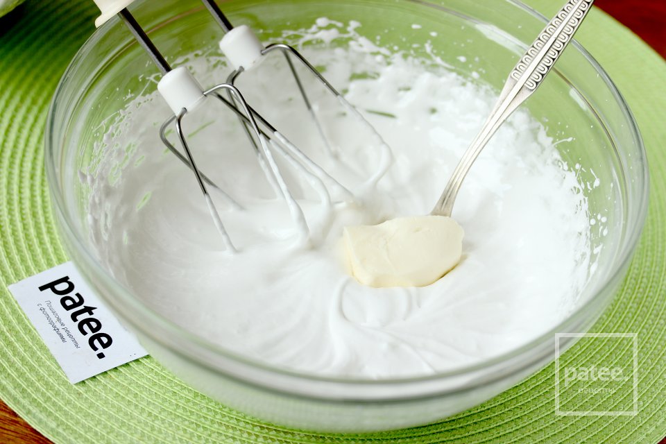 Капкейки с клубничным кремом - Шаг 15