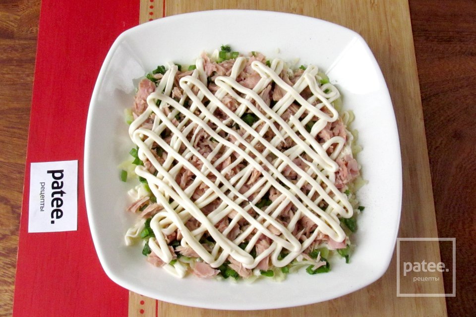 Слоёный салат с тунцом - Шаг 8