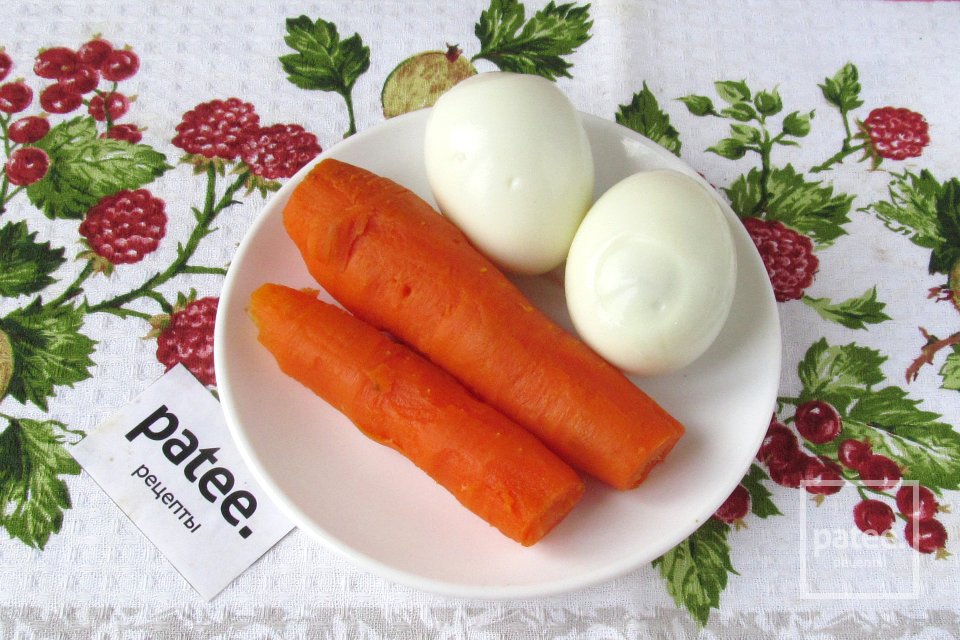 Паштет из копчёного кальмара с морковью и сыром - Шаг 2