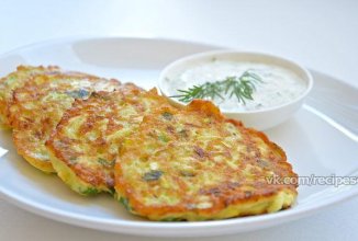 Кабачковые оладьи с сыром и чесноком