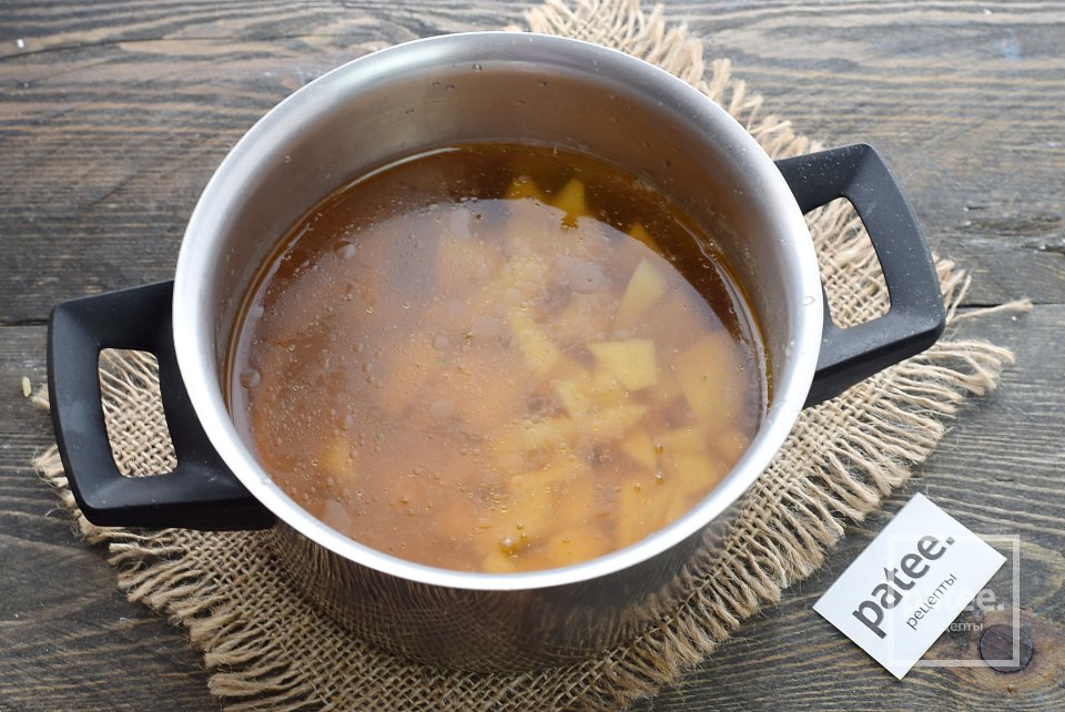 Суп с крабовыми палочками - Шаг 4