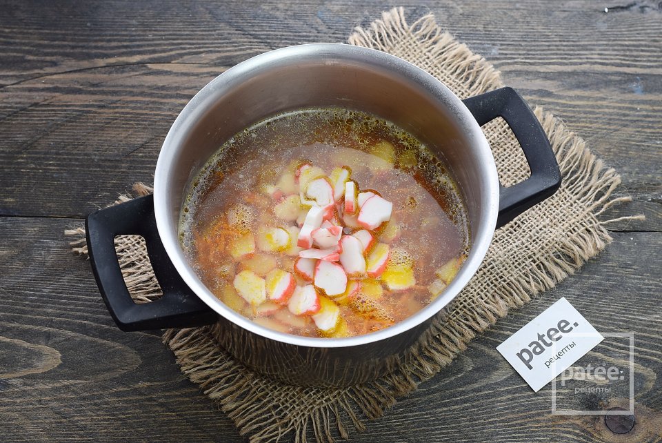 Суп с крабовыми палочками - Шаг 10