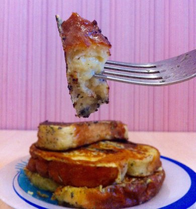 Давно забытые всеми самые обыкновенные гренки на завтрак - Шаг 1