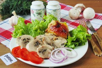 Рулеты из куриных бедер с грибами