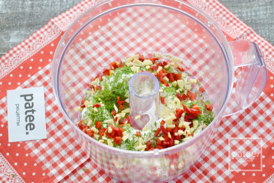 Творожная бутербродная паста с крабовыми палочками - Шаг 8